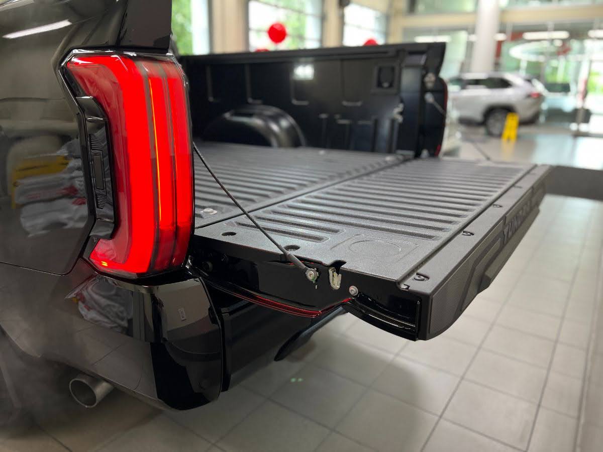 2022 Tundra Platinum Photo Gallery in Black 26 2022 Tundra Platinum Photo Gallery in Black 26